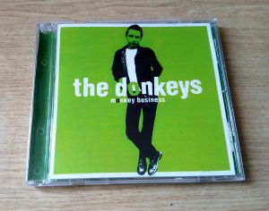 The Donkeys � ���������� ���-������, �������� ���������� � ���������� �����-���, ���� ��������� � 1978 ���� � ���������, �������� �������. ��������� ��� �������� ������������ �� ���� ����������� �������� ���-�������� � �������� � 1982 ����. ���� ������ �� �������� �������� ������������� ������ � ������� �� ����� �������������, ��� The Jam ��� Secret Affair, ��� ������ ��������� ������ ������ ����� ����� �� ����� �������� ���������, ������ �What I Want� (1979), ������� ����� ���������� � ������� �������� ���������� (��������, � ������� Millions Like Us: The Story of the Mod Revival 1977-1989 �� Cherry Red). ����� ������� ����������� � ����� ����������� �������� �� ���� - �Four Letters� (1979) � ��������� ���� � �� ��������� ������ � �Don't Go� (1981) � ����� ������� �����, ��������������� �������� �� �������� � ������� ���-������ ������ 80-�.