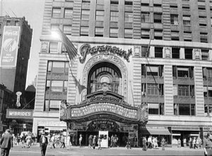 �Paramount Theatre� � ���-�����.