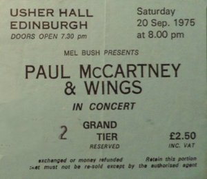 20 �������� 1975 Wings ��������� � ��������� � ���� Usher Hall, �������� (Wings World Tour).