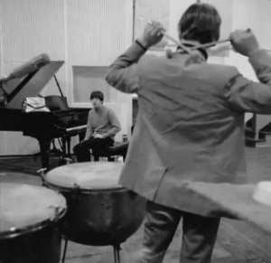 30 c������� 1964: ������: Every Little Thing, What You're Doing, No Reply