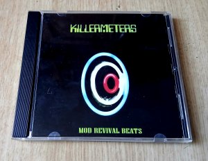 The Killermeters - �������������� � 1978 ���� � ������������, ������. ��������� �������� �� ����� ����-������ 1977 ���� ��� ��������� Killer Meters, �� ������ ������� ����������� ������ � ������������ ��������. �� ����� ���� �������� � ���� ���������� �����, �����-����, ��������� ���� 60-� � ������������� �����. ���������� ����� � ������, ���������� ����� ���������� ����� � �����������, ������ ������� �� ���������� ���������� ������� �����. �� ����� ���� Mod Revival ������ ��������� ��������� �������� �������, �� ����� ��������� �������� � ������������ �������� �������� � ��������� ����������� ����������� ����������� �����. � 90� ����� ������ �������� ���������� ���������� ��������� ����� � ���������� �������, �� ���� ���������� �������� � �� ����������, The Killermeters ����� ��������� � �� ��� ��� ����� �������� ���������� �����, ��������� ��������� ��������� �� ����������� ������� � ��������� ��������� �� Mod-���������� �� ���� ��������������. ��������� ������ ������ �������� � 2021 � 2024 �����.