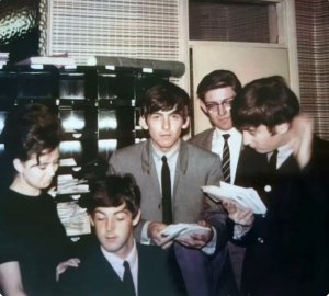 1963.10.04 � London. 13 Monmouth Street. NEMS press office