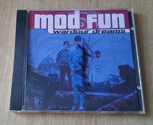 Mod Fun � ������������ ������, ������� ����� �������������� �������� Mod Revival (����������� ���-��������) � ��� � 1980-� �����. � ������� �� ������������ ���������� ������ ���� �����, Mod Fun ������� �������� � ����� ������  ����� ��������  ����� - �������� ����, �����-��� � ����������� 1960-� �����. ����������� ������� ����� ��������� �� ����� ��� ����� ���������� �������� � ���� The Zombies, ����-�-��������� ������ The Rolling Stones � Small Faces, � ����� ������� ��������� ���� 60-�. Mod Fun ����� ��������� � ��������� ���-�������� ������ CBGB � Kansas Max � � �������� 80-� ����� ���������  ����� �� ����� ��������� ����-���- ����� � ���-����� � ���-������ . �� ��� ��� ������� ����� ����������� ��������� � ����������, ������ ������ ���� ���� ����� � �� ����� Paisley Underground, � ������� � �������, ��� ��d Revival  ��� �� ��� ������������� ��� � ��������, �� ���������� ������ � ����� ��������������� ����� ����.