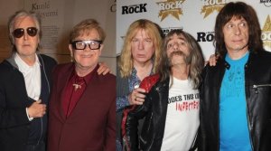      ,             «Spinal Tap II: The End Continues» .     12 .  «    ,     ,     «».  ,   », —  .    ,     -    ,     .     ,   ,     Spinal Tap    .  -     Spinal Tap  : «  , !».             ,  ,    .  «  ,        .    ,   », —  .