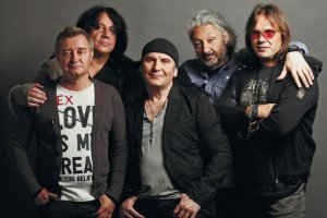  ������ ����� ������ &laquo;�����&raquo; ���� ������� � ������������� �����  Cavern Club  &mdash; ���������� ��������, � ������� ���������� ������� The Beatles. ��� ���������� ��� ����������� ����� �� ������ ����������� ��������, � ��-���������� ������������� ����� &mdash; �������� � ���  55-����� ������ .