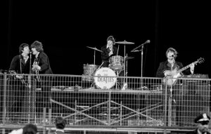  2 ���� ������������ Chronicle Books  ��������  ����� &laquo;The Beatles by Jim Marshall: Live at Candlestick Park 1966&raquo;, ����������� ���������� �������� �����. ������� ���������� � 60-����� ����������� ������ �� �������� Candlestick Park � ���-��������� � �������� ����� 150 �����-����� ����������, �������� �������� �� ������� ����������� �������.  ������� ������� ��� ���� ������� &mdash; ���������� �������������, �������� ���� �������� �������� &laquo;���-�-�������� ����������&raquo;. � 1966 ���� ������ ��� ����� �������� ��������������� �������: ������� ������� ������������ ������ � ������ ���������� �� �����, �� �������� � � ������������ ���������� &mdash; �� �������� � �������� �� ���������� ������� � ������������� ���������� ����� �����������.  � ����� �������� �� ������ ���������� �����, �� � ������ ���� �������� � ���������� ������� Giants. ���� ������, ��� ���������, ������ �������� � ����� ����� ���� ��������, ����������� � �������, ���� ���, ����� � ������ ���� ������ �� �����.  ����� ������ �������� � 2010 ���� ��� ����� �� ����� ��� 1 ��� ��������� ������������ ��� ��������� ������ �����. ������ ��� �������� ���������� ��� ������ �������. &laquo;� ���� ������� ���� ���������� ��� ������, ������� ������ ����� ������, � �� ������, ������ �� ����� �������&raquo;, &mdash; ����� ����� �� ����������.