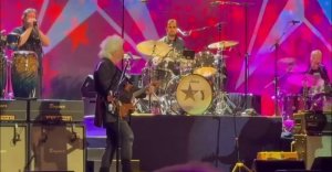  ����� �����  �����  ����� ����� &laquo;I Wanna Be Your Man&raquo; �� ����� �������� � All Starr Band � ������ (���� ������������). ����������� ���������� 24 ��������.  ����� ����� ��������� �����, �� � ������ ������� ������ � ��������� ����������. ����� ����� ����� ������ ������, � �� ������ ������� ��� ����� ������� ��������� �����������.  ������� � ������ ������ � ������ �������� ���� ������ � All Starr Band �� ���. � �������� ������ ������ ������ ���� �������, ����� ���, ����� ������, ������ ���, ��� ������� � ����� ���������.